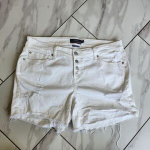 Torrid Womens White Mid Rise Mid Shorts